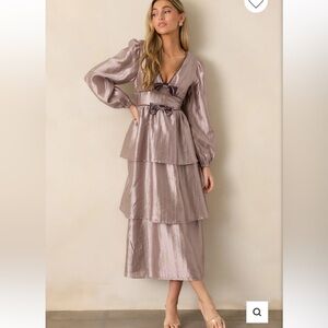 NWT - Beautiful dress!